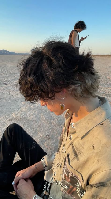 Ming Hao Mullet, Short Hair Ideas Masculine, Dyed Masc Hair, Peekaboo Hair Men, Short Hair Bleach Ideas, Grunge Mullet Men, Masc Haircuts Curly, Male Shag Haircut, Short Masculine Haircut