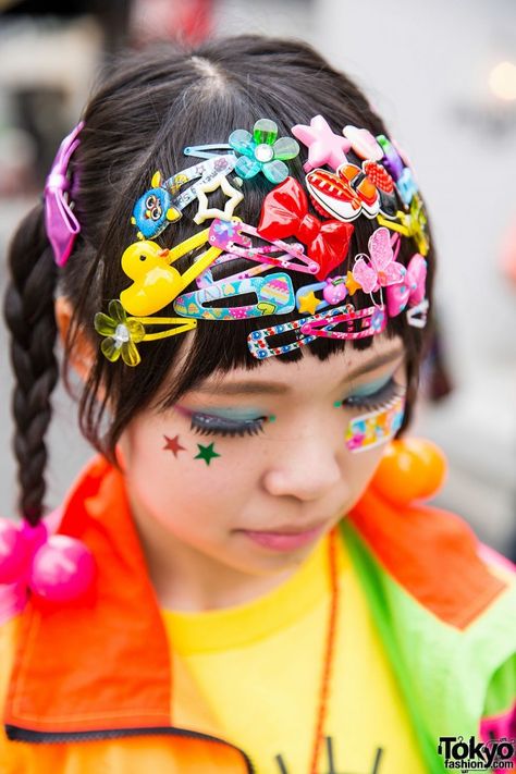 Carnival Homecoming, Decora Hair, Colorful Harajuku, Decora Girl, Kidcore Style, Fashion Subcultures, Decora Fashion, Decora Harajuku, Harajuku Decora