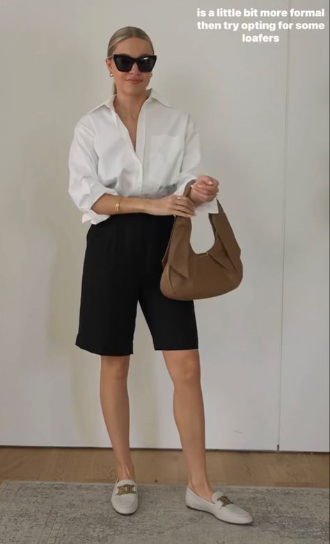 Shorts Minimalist Outfit, Bermuda Shorts Outfit 2024, Black Bermuda Shorts Outfit Summer, Black Bermuda Shorts Outfit, Bermuda Shorts Outfit Summer, Look Bermuda, Bermuda Shorts Outfit, Black Shorts Outfit, 40s Outfits