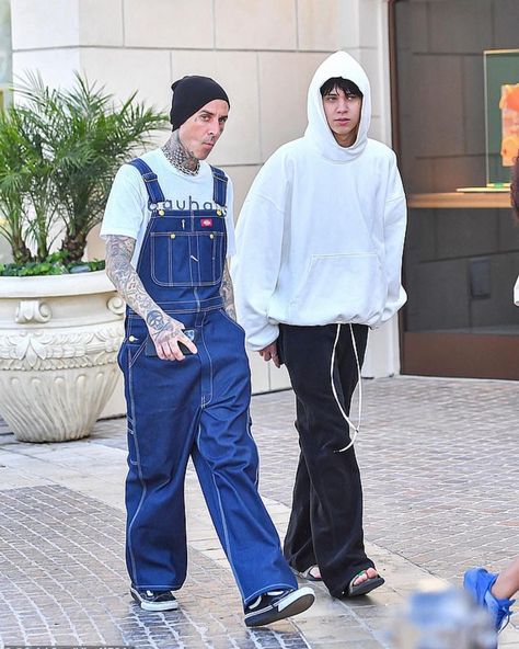 Travis Barker Style, Landon Baker, Landon Barker, Jenner Kids, White Guys, Travis Barker, Cute White Guys, Blink 182, Grunge Fashion