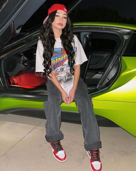 josie alesia ♡ on Instagram: “i only ride for the real ❤️” Jordan 1 Chicago Outfit, Drip Outfits Women, Josie Alesia, Women Streetwear Outfits, Swag Outfits For Girls, Tomboy Outfits, Causual Outfits, Swaggy Outfits