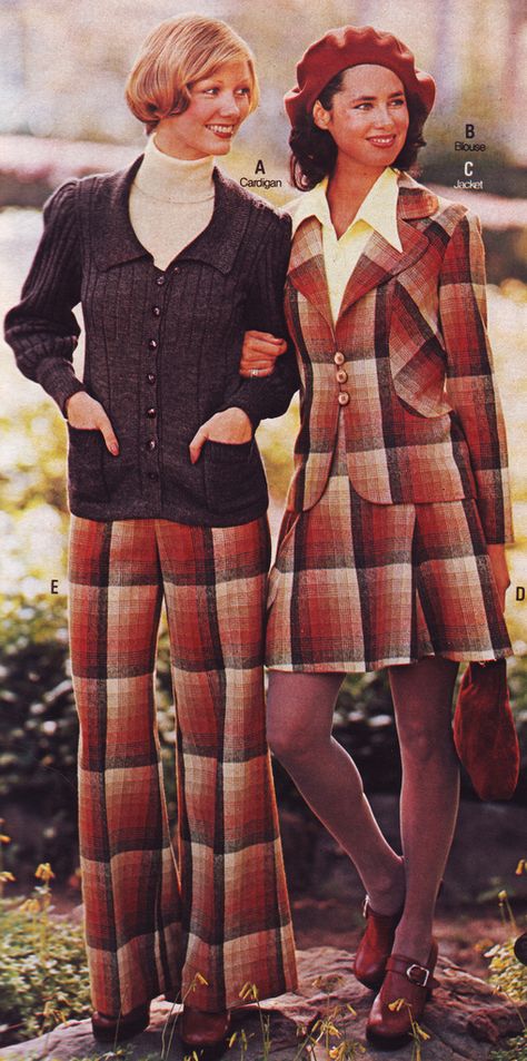 Plaid Suits For Men, 80s Suit, Vampire Movies, Seventies Fashion, Plaid Suit, Fashion Catalogue, 1970s Fashion, Retro Vibe, Penny