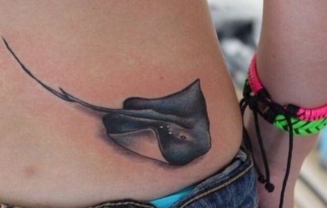 Stingray Tattoo, Tattoo Son, Ray Tattoo, Tattoos Infinity, Petit Tattoo, Girl Back Tattoos, Theme Tattoo, Most Popular Tattoos, Tattoo Feminina