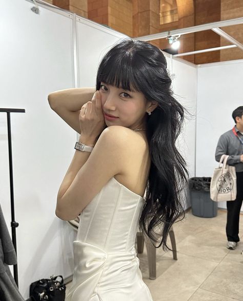 Suzy Instagram, Korean Picture, Gwangju, Bae Suzy, Korean Entertainment, I Love Girls, Korean Actress, Instagram Update, Korean Singer