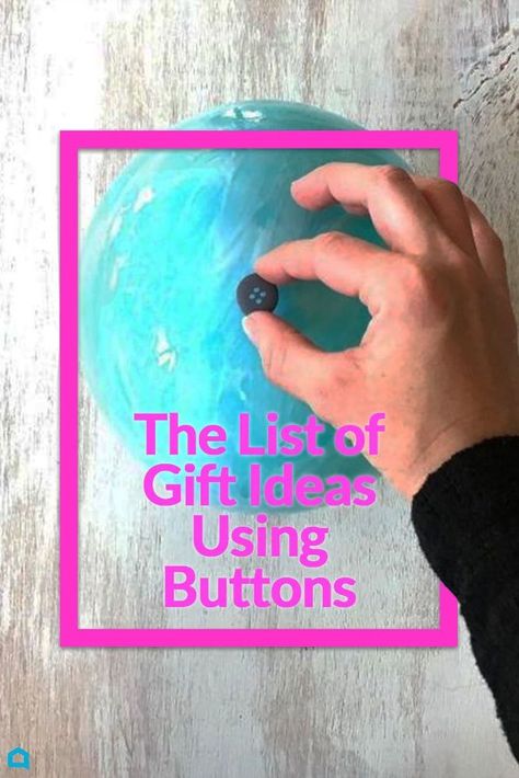 Save your buttons for these adorable gift ideas What To Do With Buttons Ideas, Button Crafts To Sell Diy Ideas, Button Crafts To Sell, Construction Vbs, Christmas Button Crafts, Button Projects, Decor Makeover, Upcycled Home, Button Ornaments