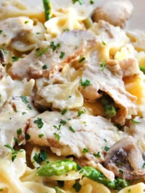 Bahama Breeze Jerk Chicken Pasta Recipe Bahamas Breeze Jerk Chicken Pasta, Creamy Jerk Chicken Pasta, Jerk Chicken Alfredo Pasta Recipe, Jerk Alfredo Pasta Recipe, Bahamas Breeze Recipes Copycat, Bahama Recipes Food, Jamaican Jerk Chicken Pasta, Jerk Pasta Recipe, Jerk Chicken Alfredo Pasta