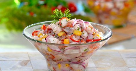 Aprenda a fazer Ceviche de Tilápia Copacol, um prato leve, saboroso e perfeito para ser servido como entrada em um dia de verão! 1905 Salad Recipe, Tuna Ceviche, Cocktail Shrimp Recipes, Ceviche Recipe, Portuguese Recipes, Fish And Seafood, Aesthetic Food, Finger Foods, Seafood Recipes