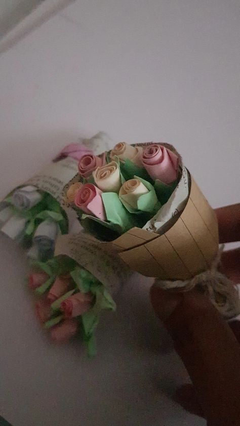 Cartas Ideas, Paper Rings, Boquette Flowers, Paper Ring, Easy Diy Art, Love You Forever, Diy Art, Little Things, Paper Flowers