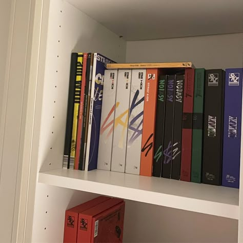 Aesthetic Pictures Kpop Albums, Kpop Album Shelves, Albums Aesthetic Kpop, K Pop Albums Collection, Kpop Album Aesthetic Collection, Straykids Album Collection, Album Collection Kpop, Album Collection Aesthetic, Skz Album Collection