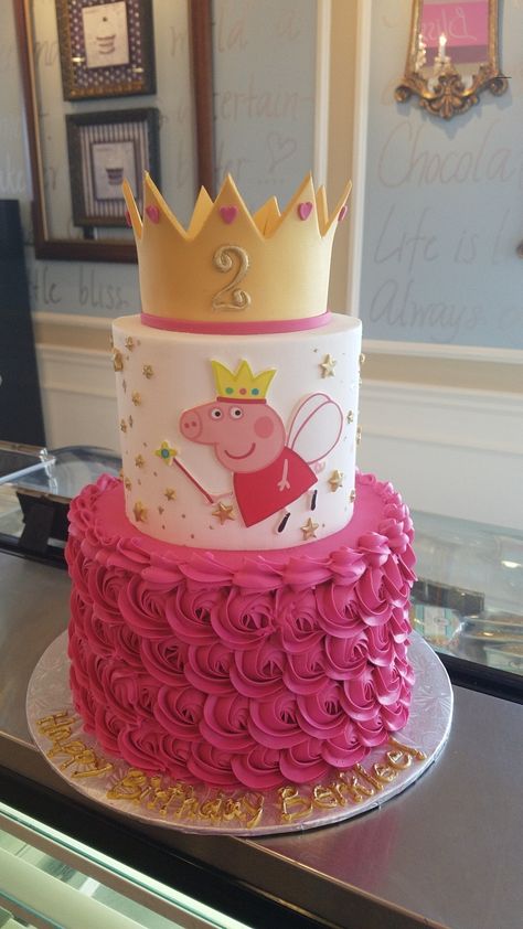 Peppa Pig 1st Birthday Cake, Peppa 3rd Birthday, Peppa Pig Birthday Cake Buttercream, Cake Peppa Pig Birthday, Peppa Pig Cake Birthday, Peppa Pig Cake Ideas 3rd Birthday, Pepa Pig Cake Girls, Pepa Pig Cake Ideas, Pepa Pig Birthday Decoration