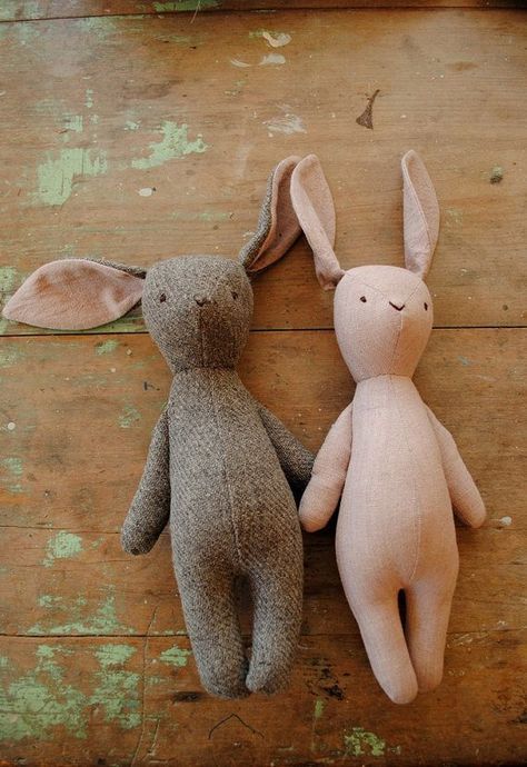 Bunnies for more active playtimes Dystopia Rising, Rabbit Soft Toy, Toy Maker, Sewing Stuffed Animals, Trendy Sewing, Fabric Toys, Doll Sewing Patterns, Bunny Doll, Baby Diy