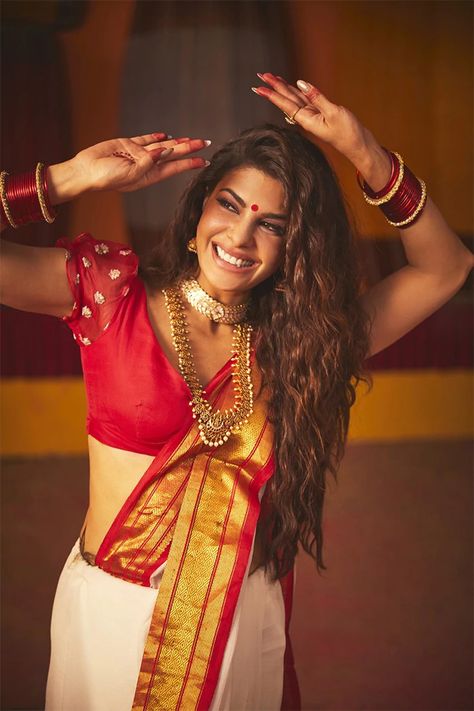 Jacqueline Fernandez's Latest Saree Look Will Give You Major Durga Puja Goals Jacqueline Fernandez Saree, Bengali Saree, Jacqueline Fernandez, Durga Puja, Indian Aesthetic, Latest Sarees, Saree Look, Indian Beauty Saree, Bollywood Actress