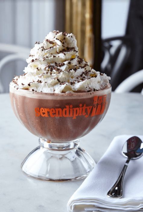 We have a sweet treat for you! Here is Serendipity3’s Frrrozen Hot Chocolate recipe from Chef Joe Calderone so that you can make this cozy drink at home. Hot Chocolate Ice Cream, Hot Chocolate Ingredients, Serendipity 3, Christmas In New York, Chocolate Babka, Frozen Hot Chocolate, Nyc Christmas, Hot Chocolate Mix, Nyc Food