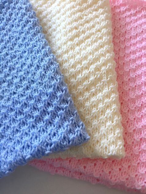 Uncinetto Zig Zag, Baby Blanket Knitting Pattern Easy, Blanket Knitting Pattern, Baby Blanket Knitting, Baby Blanket Knitting Pattern, Blanket Knitting, Crochet Baby Blanket, Knitted Baby Blankets, Easy Knitting Patterns