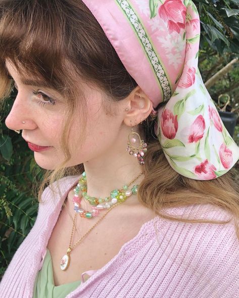 spring green 🌱🌸🌱🌸🌱🌸 | Instagram Cool Green Outfit, Pink And Green Aesthetic Clothes, Fashion Girly, Green Spring Jewelry, Pink And Green Aesthetic Outfits, Pink Green Cottagecore, Cottagecore Outfits Pink And Green, Pink And Green Outfit, Pink And Green Necklace