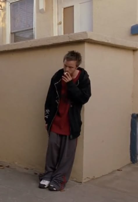 Jessie Breaking Bad Outfits, Jesse Pinkman Haircut, Jesse Pink Man Outfits, Jesse Breaking Bad Outfits, Jessie Breaking Bad, Jesse Pinkman Outfit, Jesse Pinkman Style, Breaking Bad Jesse, Jessie Pinkman