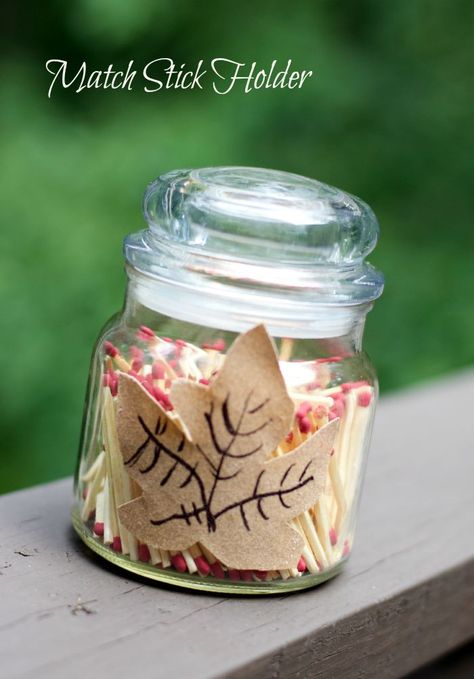 This super easy match stick holder is a great DIY gift idea.  Super simple crafts for your decor or give as a christmas gift in a jar. Yankee Candle Jars Reuse, Recycled Candle Jars, Reuse Candle Jars, Match Stick Holder, Candle Reuse, Candle Jar Lids, Yankee Candle Jars, Reuse Ideas, Fall Decorating Ideas