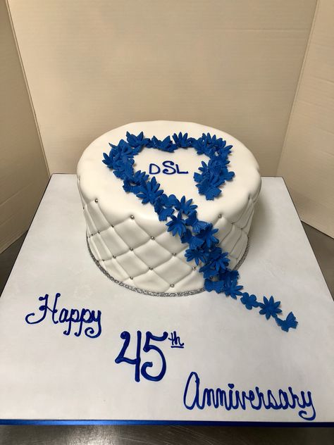 Baking Recipes Cupcakes, Happy 45th Anniversary, Happy 45 Birthday, 45th Wedding Anniversary, Cake Stock, Sapphire Anniversary, Floral Cupcakes, Gorgeous Hairstyles, Wedding Anniversary Cake