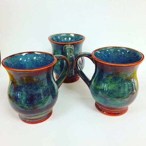 Seaweed over deep sienna speckle Glaze Layering, Glazing Ideas, Glaze Combinations, Glaze Combos, Glaze Ideas, Speckle Glaze, Colorful Pottery, Pottery Glaze, Amaco Glazes