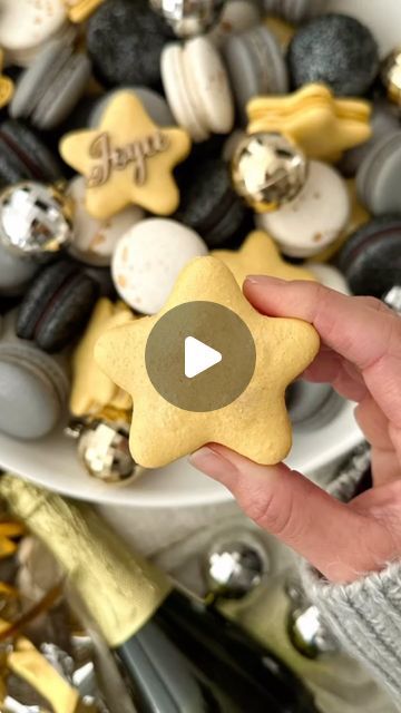 Baked by Joyce on Instagram: "⭐️Star Macarons⭐️ Happy 2024! 🤩🥂🍾 Let’s shine bright this year! These star-shaped macarons were spritzed with @bakell edible tinker dust in champagne gold 🌟 and filled with @halopantry honeydew flavored buttercream. Products used: - @halopantry honeydew flavoring - @bakell champagne gold edible tinker dust; save 20% with “JOYCE20” - @wiltoncakes buttercup yellow gel color - @bluediamond almond flour - @judeesfromscratch egg white powder #macaron #macarons #frenchmacarons #italianmacarons #swissmacarons #frenchmacarons #macaron #macaronsofinstagram #macaronslady #macaronslady_usa #macaronsofinstagram #subtleasianbakes #jbakedthis #buzzfeedtasty #macwave #macaronwave #nyemacarons #newyearmacaron #starmacarons" Star Macarons, Flavored Buttercream, Shaped Macarons, Star Crunch, Egg White Powder, Italian Macarons, Happy 2024, Buzzfeed Tasty, Buttercup Yellow