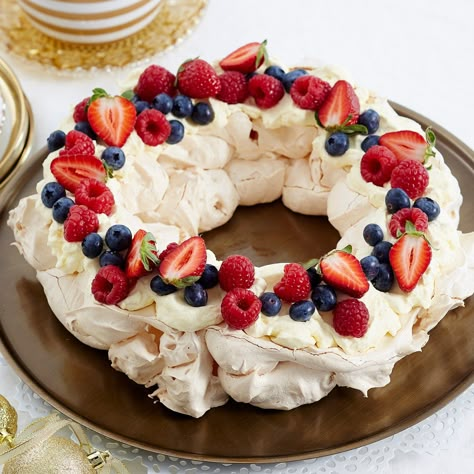 Christmas wreath pavlova | Women's Weekly Food