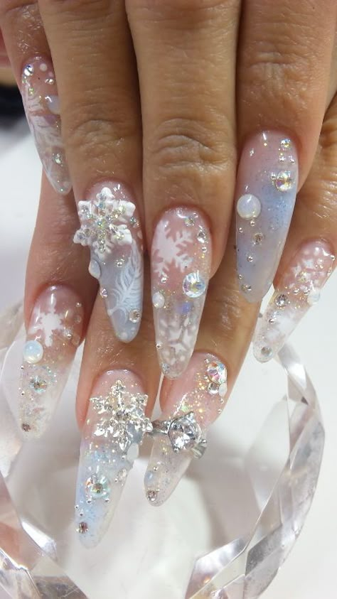 These are cool Frozen Nails, Snow Nails, Wedding Nail Art Design, Bridal Nail Art, Wedding Nails Design, Nail Art Wedding, Bridal Nails, Xmas Nails, Christmas Nail Designs