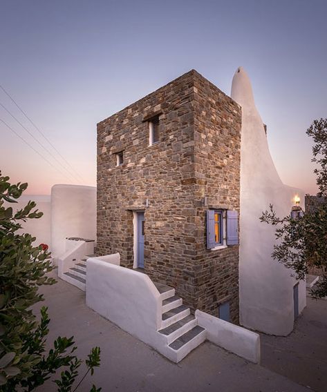 Greek Houses Exterior, Greek Homes, Paros Island, Stone Interior, Greek House, Greek Design, Built In Furniture, Space Interiors, Stunning Interiors