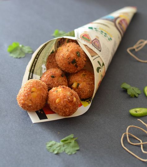 Corn and Cheese balls #appetizers Bengali Foods, Corn And Cheese, Corn Cheese, Tandoori Masala, Cheese Ball Recipes, Cheese Bites, Cheese Balls, Chili Cheese, Green Chili