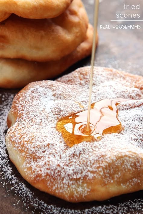 It doesn't matter what you call them - begniets, fry bread, sopapillas - these FRIED SCONES are comfort food heaven! Scone Dough Recipe, Fried Scones Recipe, Fried Scones, Scone Dough, Fried Bread Recipe, Sweet Fries, Fried Bread, Meal Plan Recipes, Fry Bread