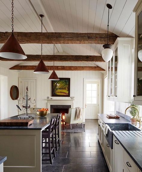 Amber Lewis (@amberinteriors) • Instagram photos and videos Modular Kitchen Design, Classic Kitchen, Exposed Beams, Kitchen Reno, Favorite Kitchen, Counter Tops, Small Living, My New Room, Country Kitchen