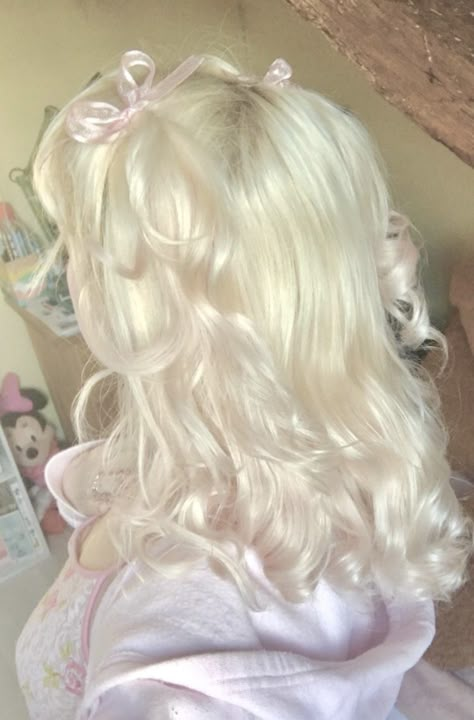 Coquette Hair, Light Blonde Hair, Kawaii Hairstyles, Pretty Hair Color, Hair Stylies, Bleach Blonde, Long Blonde, Dye My Hair, Hair Reference