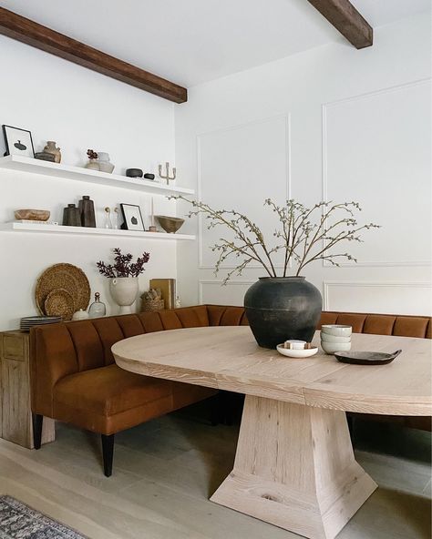 Banquette Not Against Wall, Jaci Daily, Corner Dining Table, Banquette Dining, Interior Design Dining Room, Dining Room Interiors, Banquette Seating, Oval Table Dining, Dining Nook