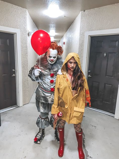 Scary Custome Ideas, Couples Halloween Outfits Scary, Best Friend Halloween Costumes Scary, Fall Fair Outfit Ideas Carnival, Scary Couple Costumes, Halloween Costumes Couples Scary, Halloween Casal, Scary Couples Costumes, Scary Couples Halloween Costumes