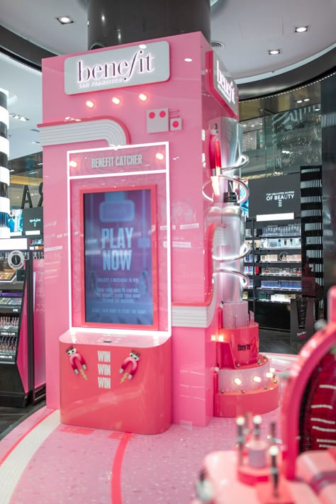 Interactive Retail, Brand Activation Ideas, Creative Booths, Activation Ideas, Event Booth Design, Marketing Activations, Event Booth, Salon Suites, Experiential Marketing