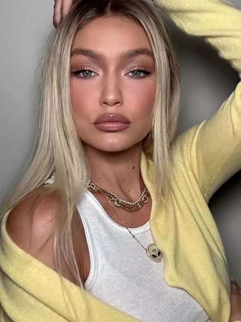 Gigi Hadid Eyes, Gigi Hadid Makeup, Gigi Hadid Hair, Hadid Instagram, Gigi Hadid Looks, Bella Gigi Hadid, Patrick Ta, Gigi Hadid Style, Blonde Hair Blue Eyes