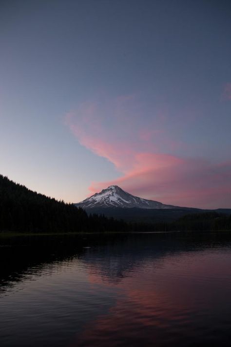 T E 5 S E R Λ C T 1080 X 2340 Wallpaper, Trillium Lake, Beach Bicycle, City Lights At Night, Mountain Wallpaper, Blackest Night, Romantic Places, Night City, 5 S