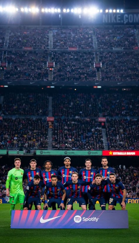 Barca Team, Fc Barcelona Players, Spain Football, Fc Barcelona Wallpapers, Barcelona Futbol Club, Barcelona Team, Cool Nike Wallpapers, Barcelona Players, Lionel Messi Wallpapers