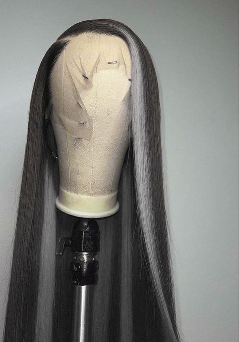 Long Lacefront Wig, Birthday Lace Front Wig, Black Wigs With Color, Lace Front Wig Ideas, Black Wig With Color, Cute Lace Front Wigs, Wigs Aesthetics, Wig Aesthetics, Long Wig Hairstyles