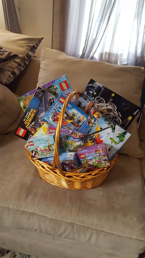 Lego Aesthetic Sets, Lego Gift Basket, Lego Set Aesthetic, Lego Astetic, Building Legos Aesthetic Couple, Lego Gifts For Boyfriend, Lego Boyfriend, Aesthetic Lego Sets, Lego Sets Aesthetic