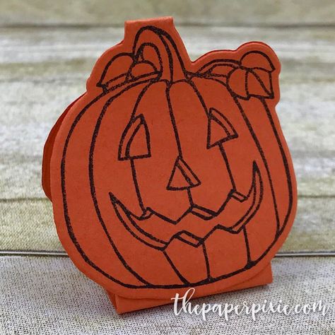 Seasonal Chums Hershey's Kiss Holder The Paper Pixie, Paper Pixie, Hexagon Cards, Halloween Treat Boxes, Hershey Kiss, School Treats, Halloween 2016, Treat Holder, Hershey Kisses