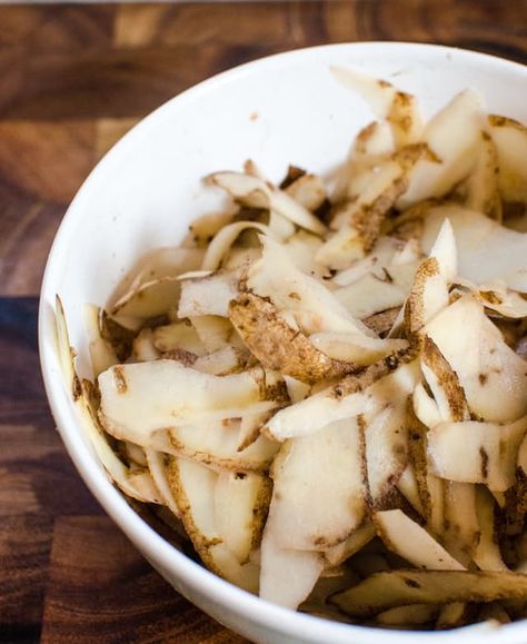 Leftover Potatoes, Kitchen Scraps, Food Scraps, Food Info, Peeling Potatoes, Reduce Food Waste, No Waste, Potato Dishes, Vegetarian Diet