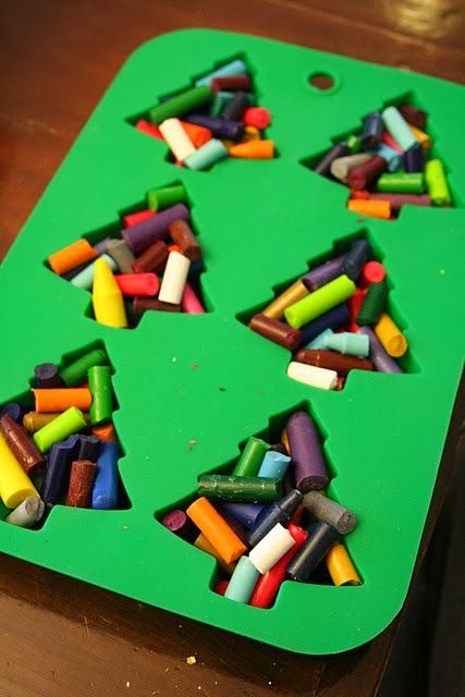 Christmas Tree Crayons Christmas Party Ideas, Diy Stocking Stuffers, Diy Stockings, Broken Crayons, Marshmallow Pops, Mini Cheesecakes, Frozen Birthday Party, Teacher Blogs, Teacher Tools