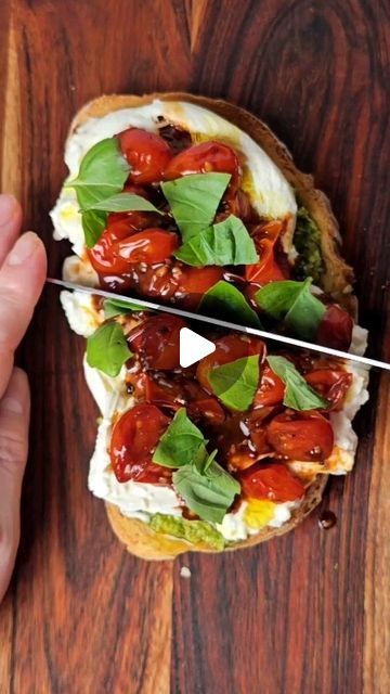 Toast With Burrata, Bruchetta Appetizers, Cooked Tomatoes, Dry Oregano, Tomato Toast, Tomato Snacks, 10 Minute Meals, Tomato Bruschetta, Veg Food