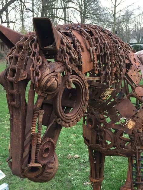 Metal Horse Sculptures, Art Fer, Sheet Metal Art, Metal Statue, Cutlery Art, Metal Horse, Recycled Metal Art, Welding Art Projects, Metal Sculptures