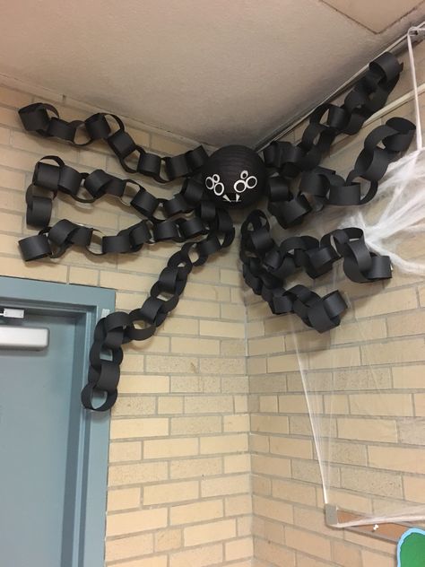 School Hallway Decorations Halloween, Halloween Hallway Ideas For School, Spiderweb Door Decoration, Hallway Halloween Decorations, Halloween Hallway Decorations School, Halloween Hallway Ideas, Halloween Hallway, Haunted Hallway Ideas For School, Halloween Decorations School