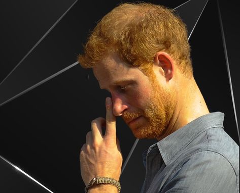 Prince Harry In PAIN After Disrespecting Kate Middleton Prince Harry House, Prince Harry Party, Prince Harry Young, Meghan Markle Sister, Prince Harry Kate Middleton, Prince Harry Interview, Prince Harry And Kate, British Royal Family Tree, Arm Workout For Beginners