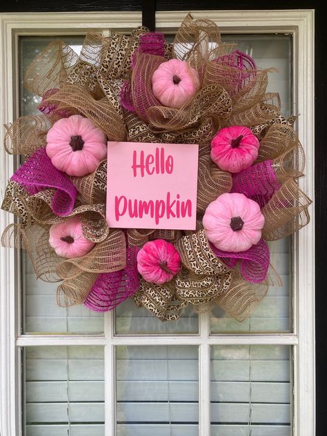 Fall Outside Decor, Pink Fall Decor, Seasons Decorations, Pink Fall Aesthetic, Pink Wreaths, Wreaths For Front Door Fall, Dog Christmas Wreath, Kitty Pumpkin, Hello Kitty Pumpkin