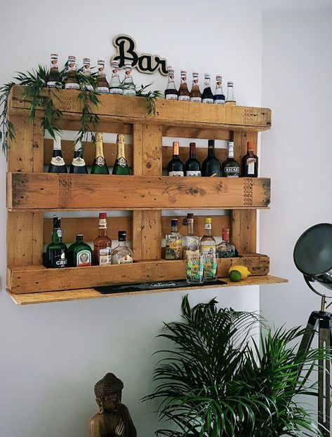 diy palettes apero bar Bar Pallet, Bar En Palette, Home Bar Plans, Home Bar Ideas, Pallet Bar Diy, Bar Shed, Home Bar Rooms, Bar Plans, Pallet Bar