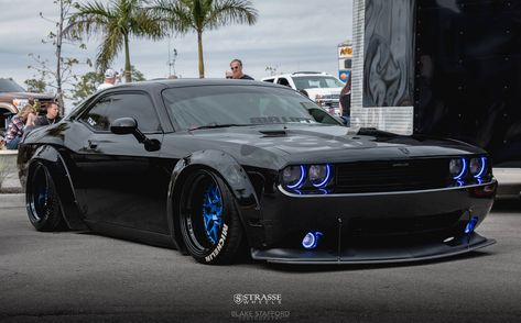 Dodge Challenger Hellcat Black, Doge Challenger, Challenger Srt8, Challenger Srt Hellcat, Dodge Challenger Srt Hellcat, Dodge Muscle Cars, Hellcat Challenger, Challenger Srt, Dodge Challenger Srt