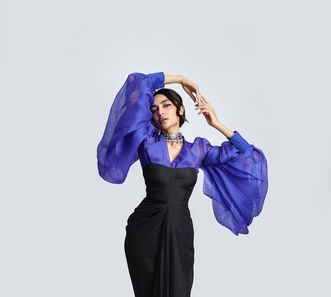 Sobhita Dhulipala made a case for poofy dramatic sleeves in an electric blue and black dress Sobhita Dhulipala, Nigerian Dress Styles, Electric Blue Dresses, Organza Dresses, Nigerian Dress, Dolly Fashion, Audrey Dress, Stylish Dresses For Girls, Deepika Padukone